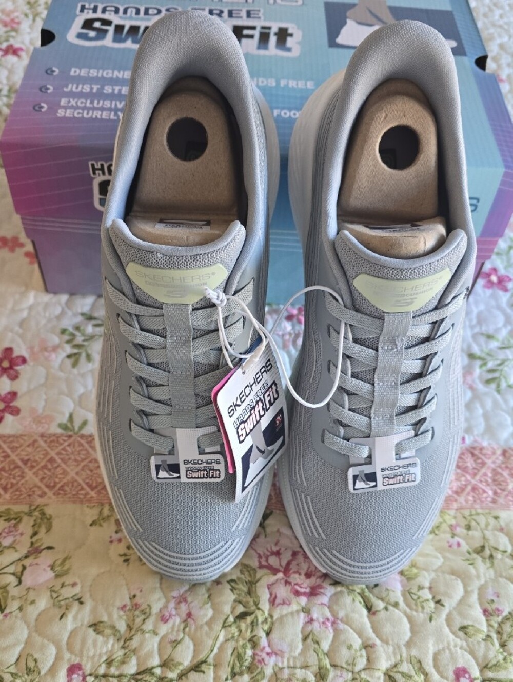 Skechers Swift Fit Light Gray Slip-On Sneakers Women's 8.5 - Picture 3 of 6